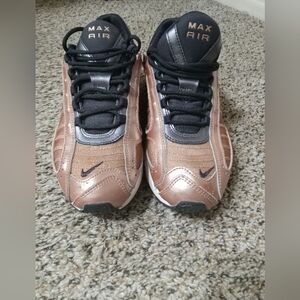 8.5 Nike Max Air Women's Sneakers - Pink and Black Sparkley